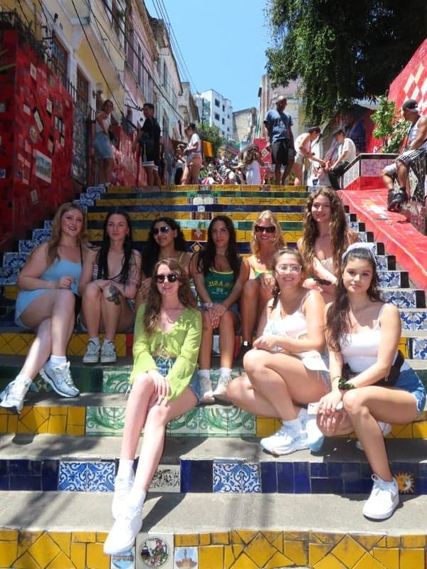 Scenic group travel views near ancient wonders